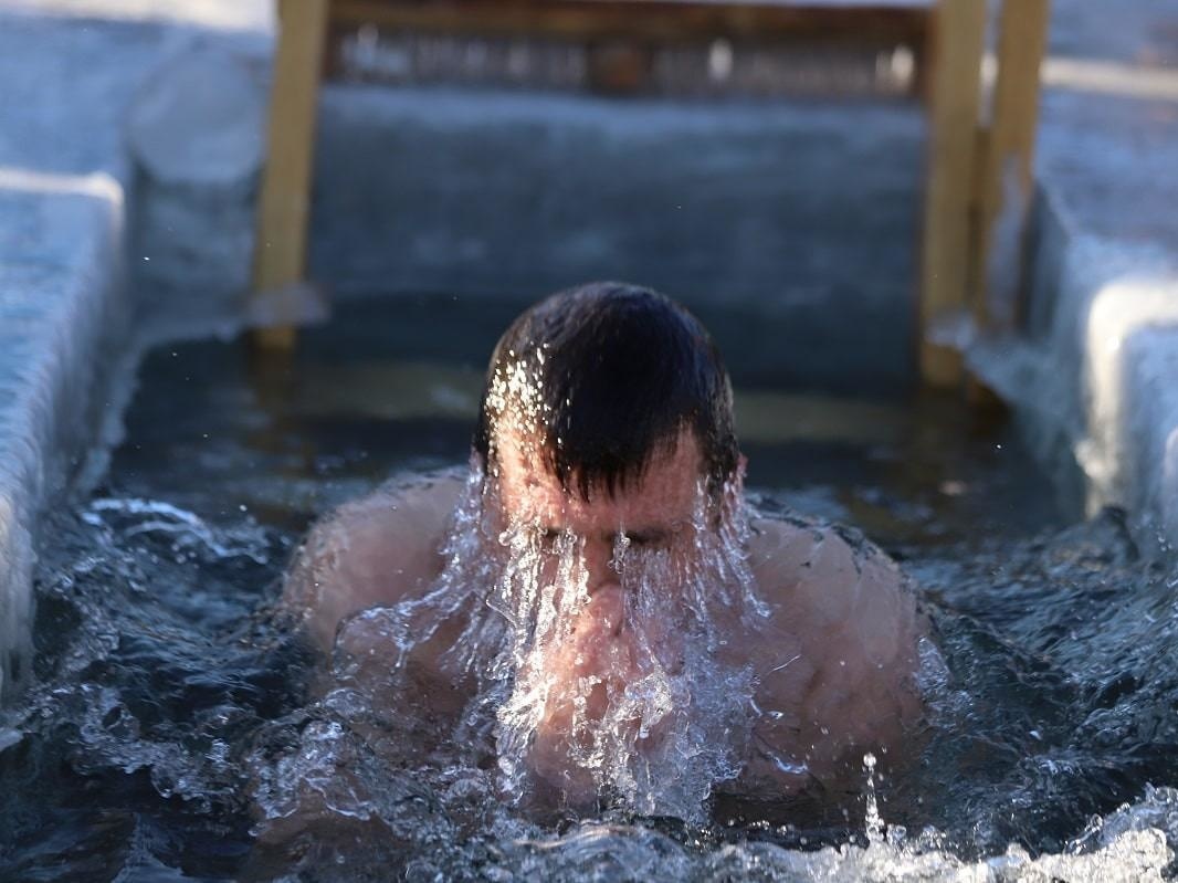 Крещенские купания - традиционный обряд и возможный вред